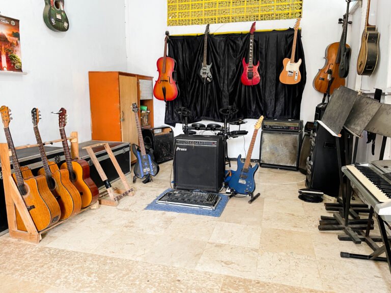 RUANG MUSIK